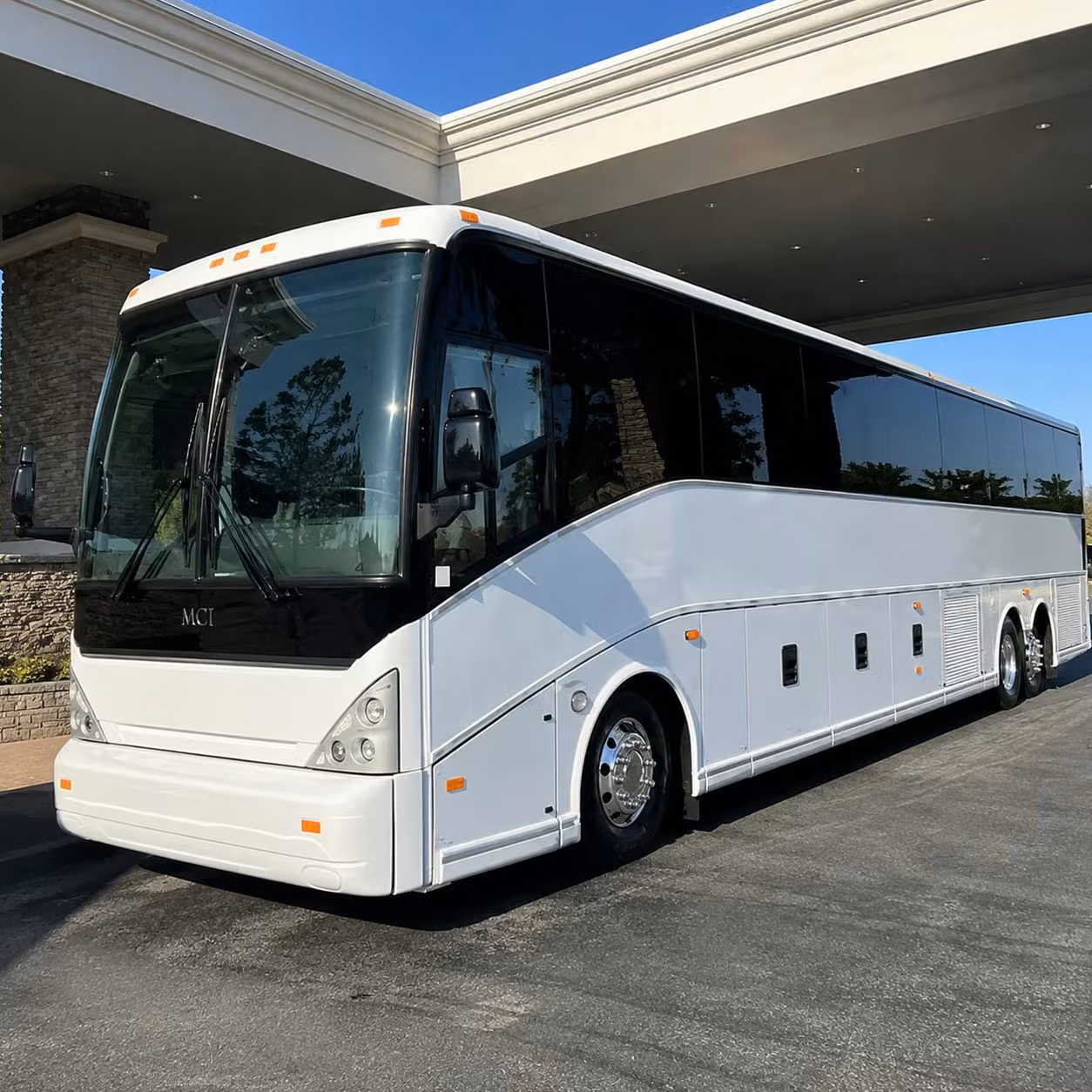 group airport shuttle service to and from ted stevens anchorage international airport